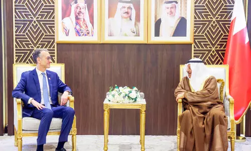 സ്ഥാനമൊഴിയുന്ന യു.എസ് അംബാസഡറുമായി ശൂറ കൗൺസിൽ ചെയർമാൻ കൂടിക്കാഴ്ച നടത്തി