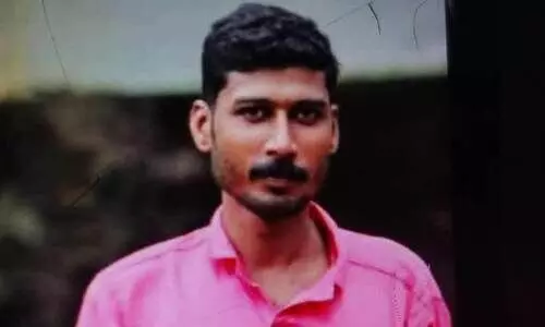 കുഞ്ഞിന് മുലയൂട്ടികൊണ്ടിരുന്ന ഭാര്യയെ മുറിക്കുള്ളിലേക്ക് വിളിച്ചു കയറ്റി പെട്രോളൊഴിച്ച് തീകൊളുത്തി; പൊള്ളലേറ്റ് ചികിത്സയിലായിരുന്ന യുവാവ് മരിച്ചു