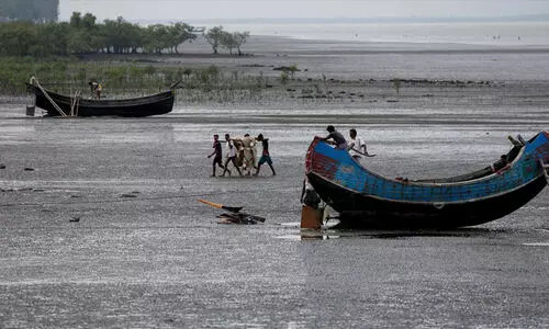 ബംഗ്ലാദേശിൽ അതിർത്തി ലംഘിച്ച 48 ഇന്ത്യൻ മീൻപിടിത്തക്കാർ പിടിയിൽ; മൂന്ന് ബോട്ടുകളും പിടിച്ചെടുത്തു