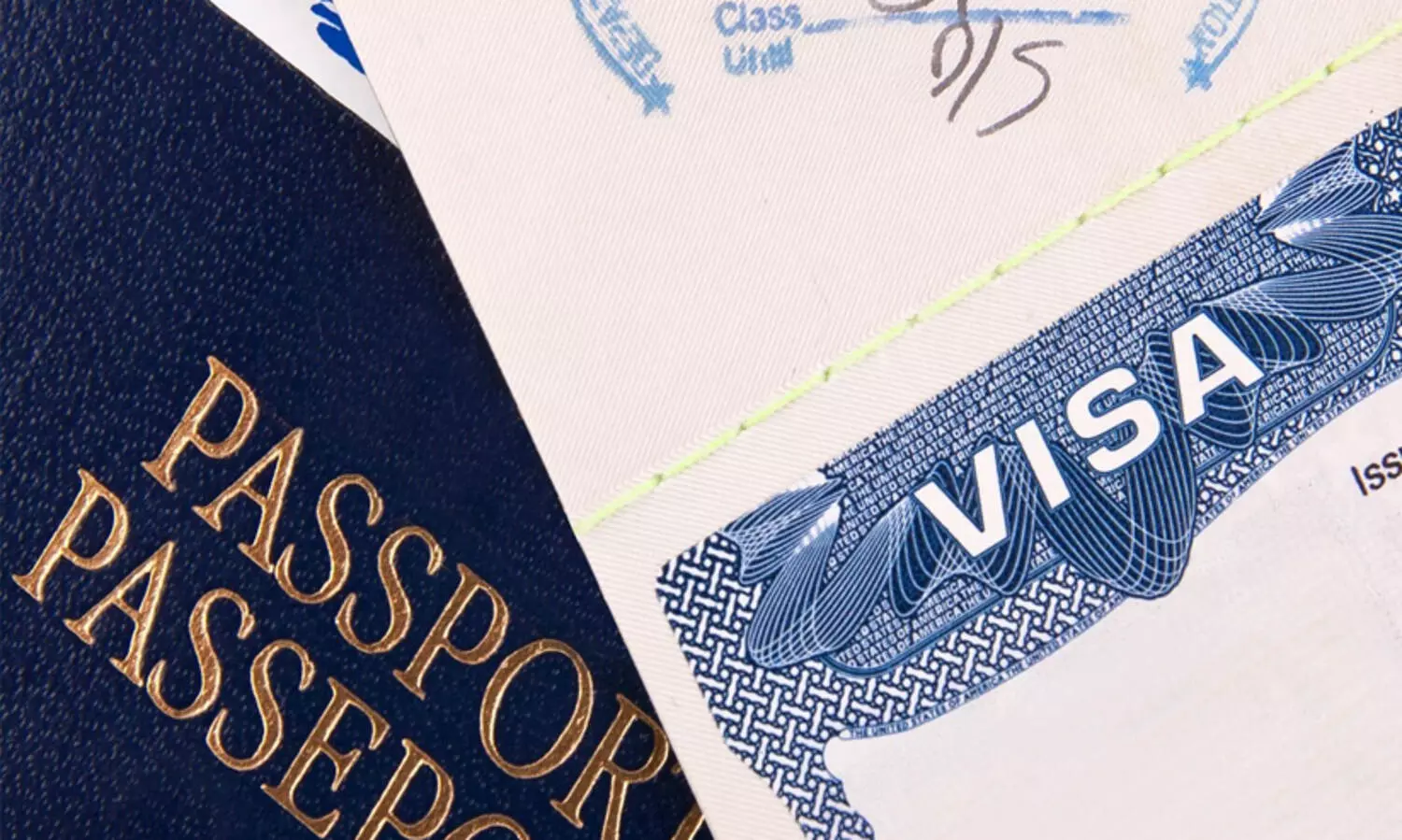 ഒര​ു വർഷത്തെ കുടുംബസന്ദർശന വിസ; സന്ദർശകർക്ക് മൾട്ടിപ്പിൾ എൻട്രി