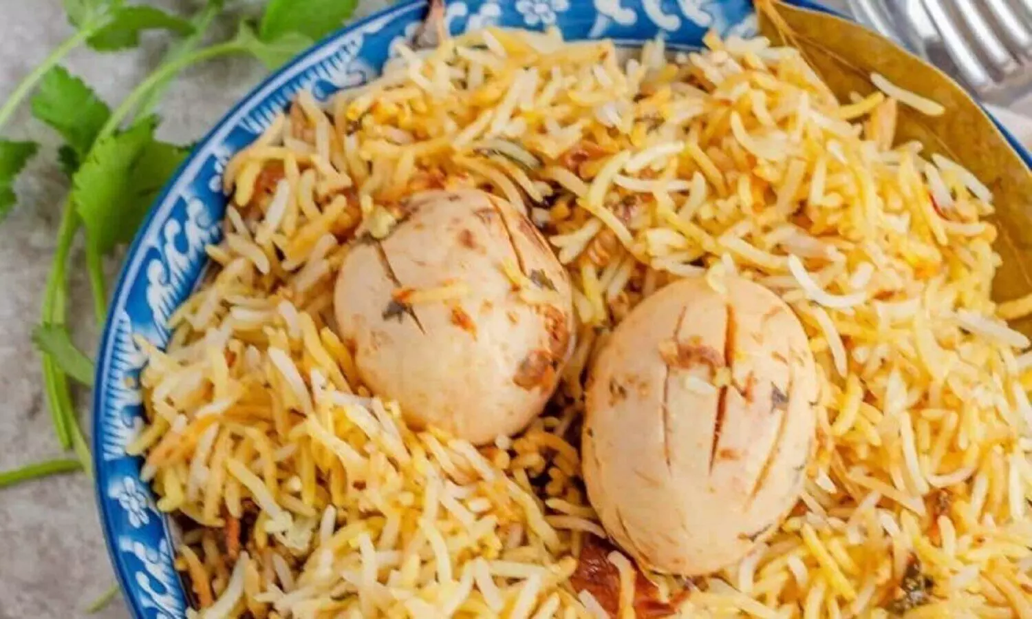 ബിരിയാണി ഇല്ല, പൊറോട്ട തരാമെന്ന് പറഞ്ഞത് ഇഷ്ടമായില്ല; ‘ആനമുട്ട’ തരാന്‍ പറഞ്ഞ് ഹോട്ടലുടമക്ക് മർദനം