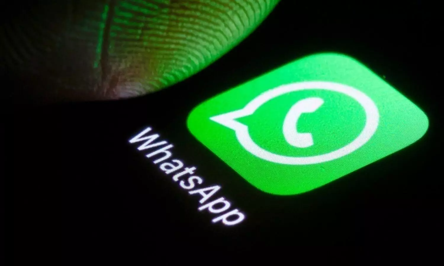 ഗ്രൂപ്പിൽ ചേർത്തുള്ള തട്ടിപ്പ് ഇനി നടക്കില്ല; ‘സേഫ്റ്റി ഓവര്‍ വ്യൂ’ ഫീച്ചറുമായി വാട്‌സ്ആപ്പ്