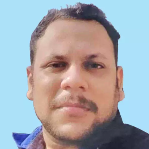 ഓ​ട്ടോ​ക​ളും ബൈ​ക്കും കൂ​ട്ടി​യി​ടി​ച്ച് യു​വാ​വ് മ​രി​ച്ചു