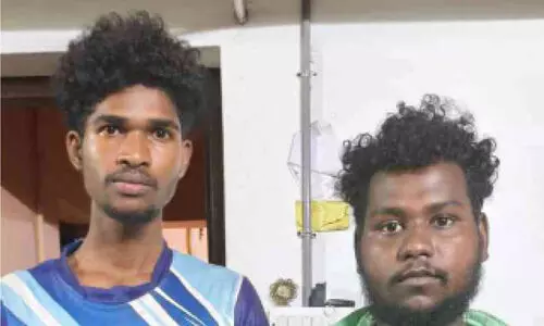 ചന്ദനമരം മുറിച്ചുകടത്താൻ ശ്രമം: രണ്ടുപേർ അറസ്റ്റിൽ