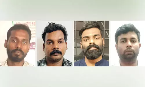 മ​ധ്യ​വ​യ​സ്ക​നെ ത​ട്ടി​ക്കൊ​ണ്ടു​പോ​യി പ​ണ​വും ഫോ​ണും ക​വ​ർ​ന്ന പ്ര​തി​ക​ൾ പി​ടി​യി​ൽ