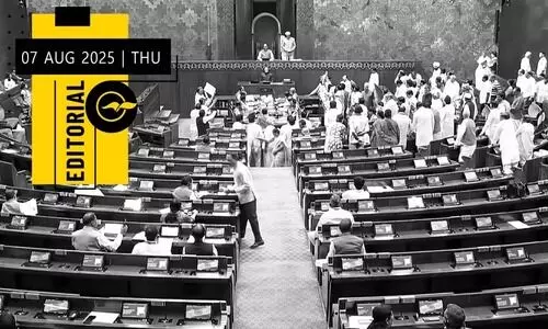 ന​​ടു​​ത്ത​​ള​​ത്തി​​ലെ സൈ​നി​ക വി​ന്യാ​സം