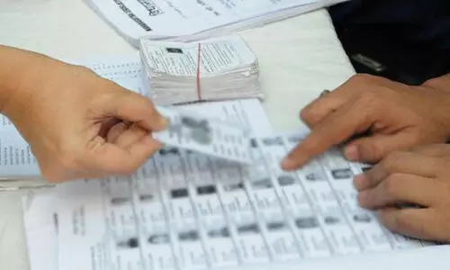 വോട്ടർപട്ടികയിൽ പേര് ചേർക്കൽ; സമയപരിധി ഇന്ന്  അവസാനിക്കും, വട്ടം കറങ്ങി അപേക്ഷകർ