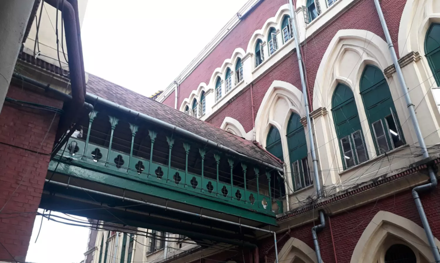 നീതി രക്തദാഹമല്ല; 22കാര​ന്റെ വധശിക്ഷ ജീവപര്യന്തമാക്കി കൽക്കട്ട ഹൈകോടതി; ‘എതിർക്കേണ്ടത് കുറ്റ​കൃത്യത്തെയാണ് കുറ്റവാളിയെയല്ല’