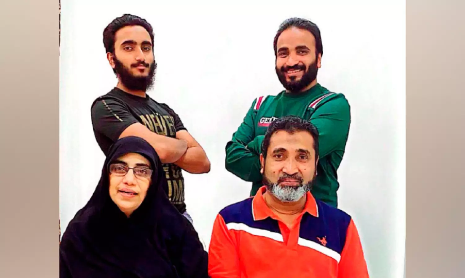 നാ​ലു​പ​തി​റ്റാ​ണ്ടിന്റെ പ്ര​വാ​സം മ​തി​യാ​ക്കി ‘സ​ക്കീ​ർ ഭാ​യ്’ നാ​ട​ണ​യു​ന്നു