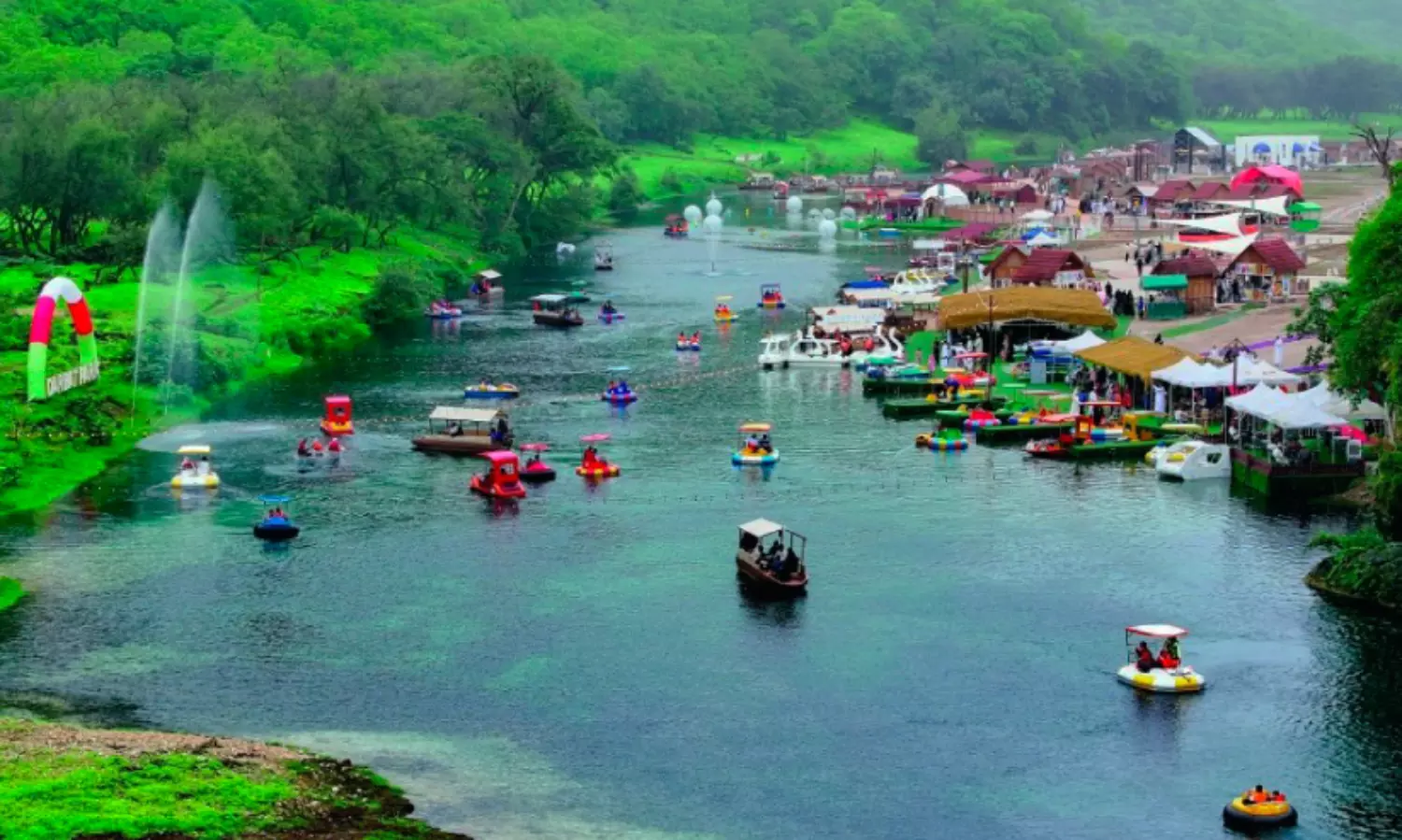 സ​ഞ്ചാ​രി​ക​ൾ പ​റ​യു​ന്നു ഖ​രീ​ഫ് സൂ​പ്പ​റാ​ണ്; അ​ടി​സ്ഥാ​ന സൗ​ക​ര്യ​ങ്ങ​ളും പൊ​തു സേ​വ​ന​ങ്ങ​ളി​ൽ സം​തൃ​പ്‍തി പ്ര​ക​ടി​പ്പി​ച്ച് സ​ന്ദ​ർ​ശ​ക​ർ