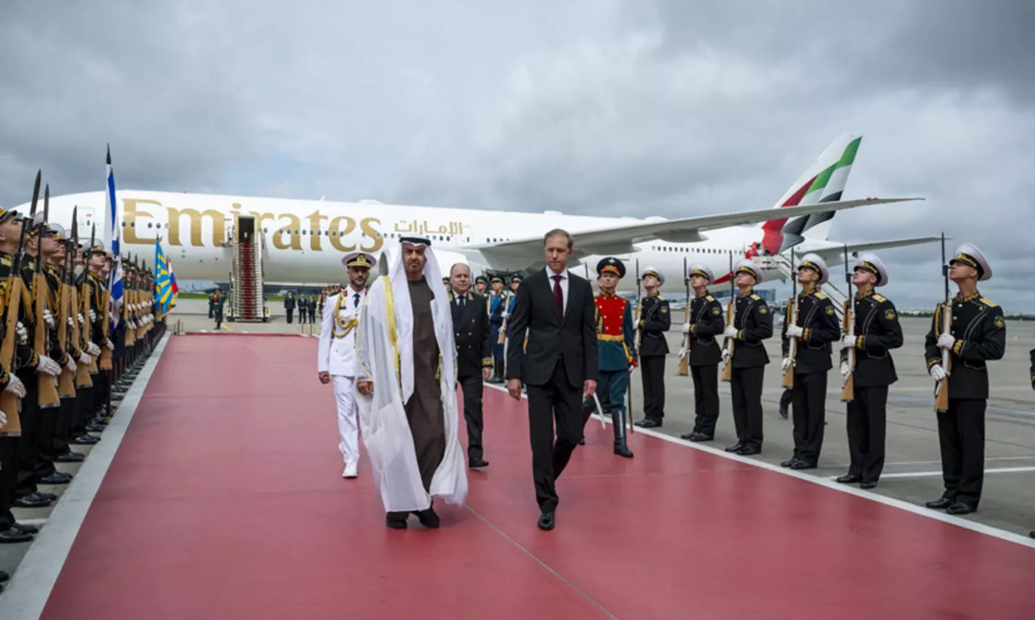 യു.എ.ഇ ​പ്രസിഡന്റ് ശൈഖ്​ മുഹമ്മദ്​ റഷ്യയിൽ: പുടിനുമായി കൂടിക്കാഴ്ച; ഇരു രാജ്യങ്ങളും തമ്മിലെ സഹകരണം ശക്​തിപ്പെടുത്താൻ ധാരണ