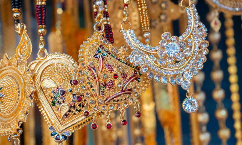 സ്വർണാഭരണ നിർമാണം യു.എ.ഇയിലേക്കോ? ട്രംപിന്റെ നികുതിഭാരം ചെറുക്കാൻ സ്വർണവ്യാപാരികൾ കണ്ണുവെക്കുന്നത് യു.എ.ഇ, മെക്സിക്കോ