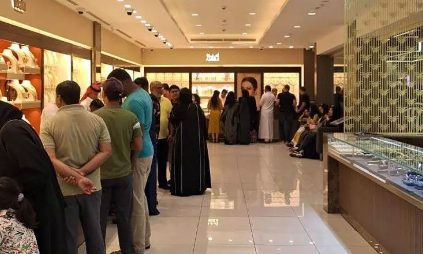 വിനോദസഞ്ചാരികൾക്ക് നികുതി രഹിത ഷോപ്പിങ് സൗകര്യമൊരുക്കി ജോയ് ആലുക്കാസിന്റെ ‘ജ്യൂവൽസ് ഓഫ് ജോയ്’ പ്രമോഷൻ വിനോദസഞ്ചാരികൾക്ക് നികുതി രഹിത ഷോപ്പിങ് സൗകര്യമൊരുക്കി ജോയ് ആലുക്കാസിന്റെ ‘ജ്യൂവൽസ് ഓഫ് ജോയ്’ പ്രമോഷൻ