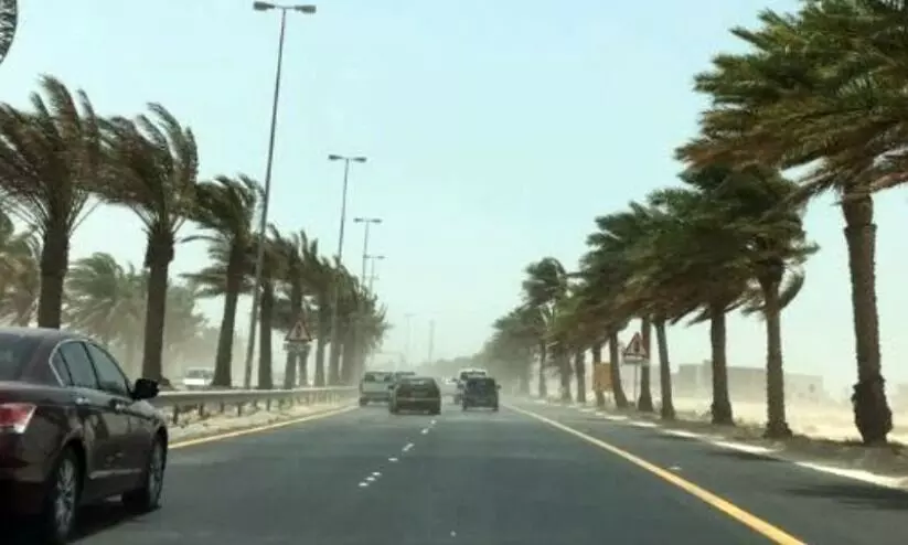 ബഹ്റൈനിൽ ശക്തമായ കാറ്റിന് സാധ്യത; മുന്നറിയിപ്പുമായി കാലാവസ്ഥ ഡയറക്ടറേറ്റ് ബഹ്റൈനിൽ ശക്തമായ കാറ്റിന് സാധ്യത; മുന്നറിയിപ്പുമായി കാലാവസ്ഥ ഡയറക്ടറേറ്റ്