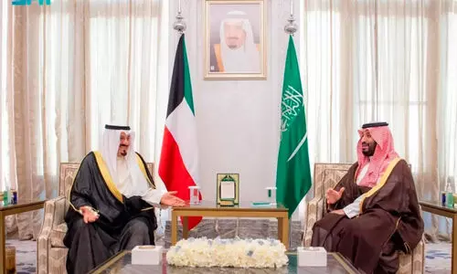 ഉ​ഭ​യ​ക​ക്ഷി ബ​ന്ധം ശ​ക്തി​പ്പെ​ടു​ത്ത​ൽ; കുവൈത്ത് അമീർ സൗദി പ്രധാനമന്ത്രിയുമായി ചർച്ച നടത്തി