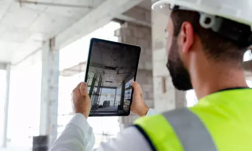 ദു​ബൈ​യി​ൽ നി​ർ​മാ​ണ മേ​ഖ​ല​യി​ൽ​ കു​തി​പ്പ്​ തു​ട​രു​ന്നു