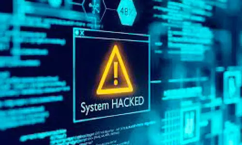 അ​പ​രി​ചി​ത​മാ​യ ആ​പ് ഇ​ൻ​സ്റ്റാ​ൾ ചെ​യ്തു; 2,730 ദീ​നാ​ർ ന​ഷ്ട​പ്പെ​ട്ടു