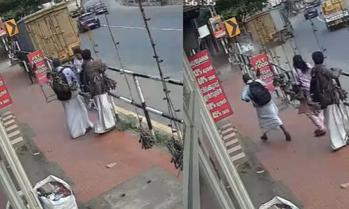 കൊല്ലത്ത് ബസ് കാത്തുനിന്നവർക്കിടയിലേക്ക് ലോറി ഇടിച്ചുകയറി; രണ്ട് പേർക്ക് ദാരുണാന്ത്യം