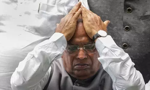 ഈ വിദേശനയ ദുരന്തത്തിൽ കോൺഗ്രസിനെ കുറ്റപ്പെടുത്താനാവില്ല; ട്രംപിന്റെ തീരുവയിൽ മല്ലികാർജുൻ ഖാർഗെ