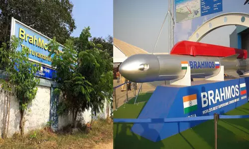 കേരളത്തിലെ ബ്രഹ്മോസ് നിർമാണ കേന്ദ്രം നിലനിർത്തണം; ആവശ്യമുന്നയിച്ച് കേന്ദ്ര പ്രതിരോധ മന്ത്രിക്ക് കത്തെഴുതി മുഖ്യമന്ത്രി