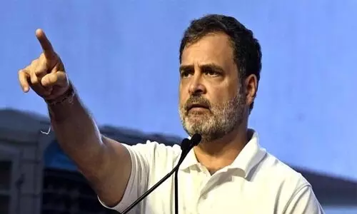 തെരഞ്ഞെടുപ്പ് കമീഷൻ ബി.ജെ.പിയുടെ ഏജന്‍റായി മാറിയോ? അഞ്ച് ചോദ്യങ്ങൾക്ക് ഉത്തരം പറയാൻ കമീഷനെ വെല്ലുവിളിച്ച് രാഹുൽ ഗാന്ധി