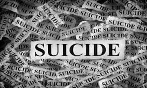 പെ​രു​കു​ന്ന പെ​ൺ ആ​ത്മ​ഹ​ത്യ​ക​ൾ