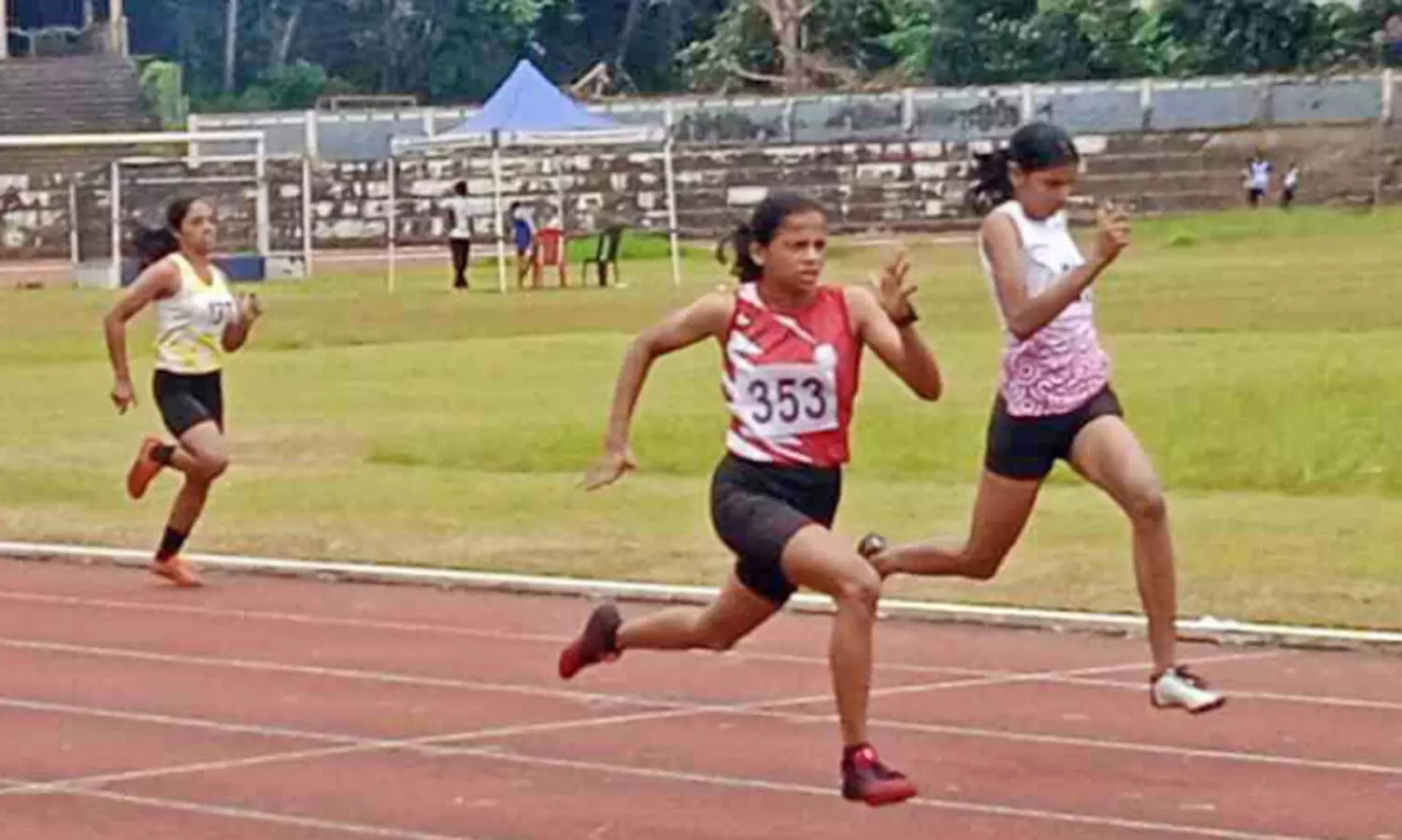 ജി​ല്ല അ​ത് ല​റ്റി​ക് മീ​റ്റ്; ക​ണ്ണൂ​ർ അ​ക്കാ​ദ​മി ര​ണ്ടാം ദി​ന​വും മു​ന്നി​ൽ