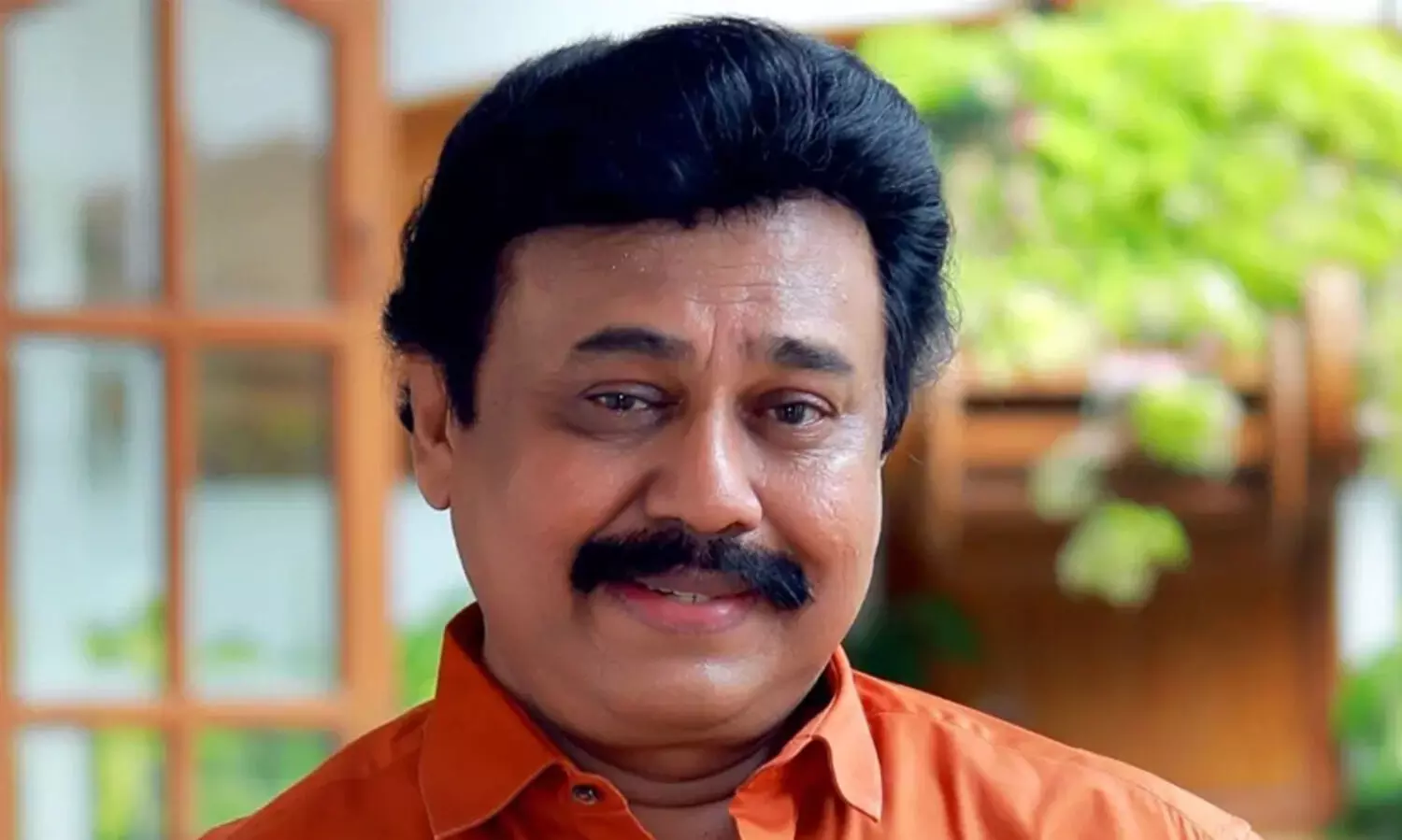 അമ്മയുടെ നേതൃസ്ഥാനത്ത് മോഹൻലാലോ മമ്മുട്ടിയോ വരണം; ആവശ്യമുന്നയിച്ച് വിനയൻ