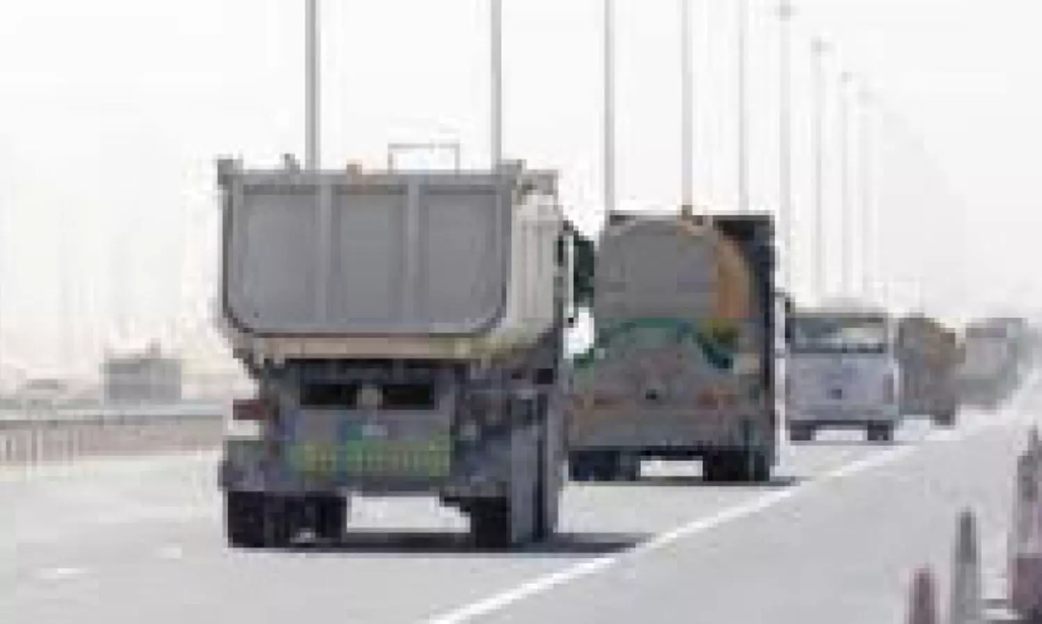 കി​ങ് ഹ​മ​ദ് ഹൈ​വേ​യി​ൽ അ​ടു​ത്ത​മാ​സം മു​ത​ൽ തി​ര​ക്കേ​റി​യ സ​മ​യ​ങ്ങ​ളി​ൽ ഭാ​ര​മു​ള്ള വാ​ഹ​ന​ങ്ങ​ൾ​ക്ക് പ്ര​വേ​ശ​ന​മി​ല്ല