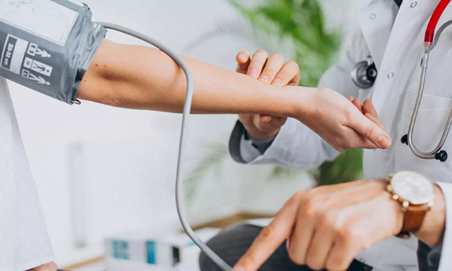 ആ​രോ​ഗ്യാ​വ​ബോ​ധ ക്ലാ​സും സൗ​ജ​ന്യ മെ​ഡി​ക്ക​ൽ പ​രി​ശോ​ധ​ന​യും