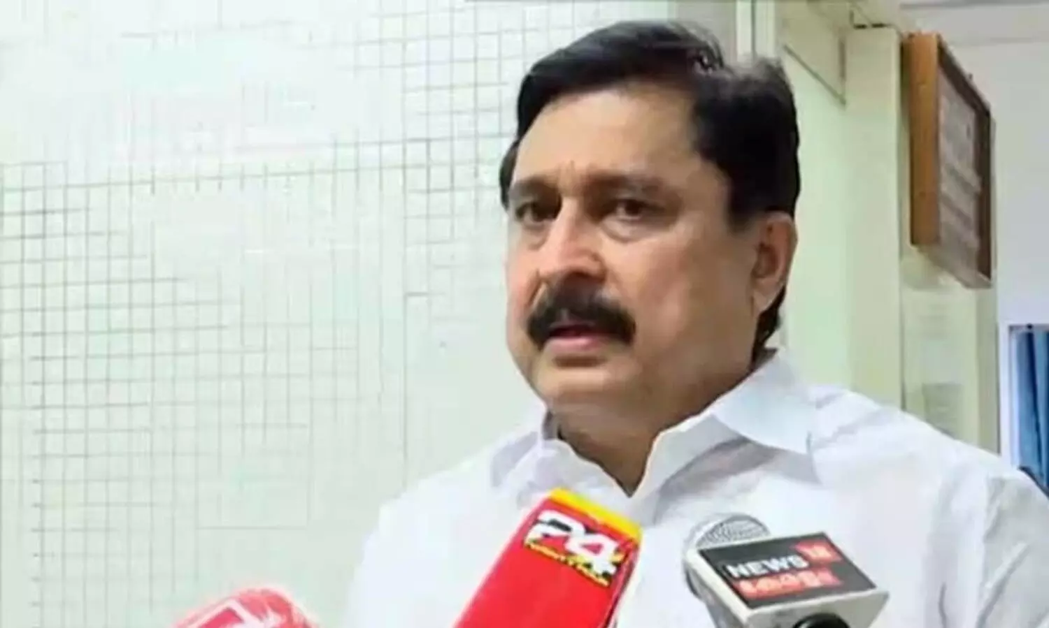 സർക്കാർ ആരുമായും കരാർ ഒപ്പിട്ടിട്ടില്ല; മെസി വിഷയത്തില്‍ പ്രതികരിച്ച് കായിക മന്ത്രി