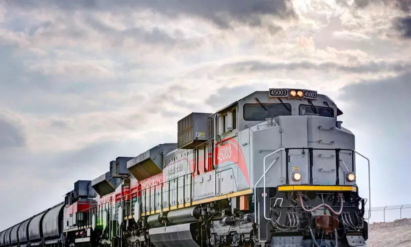 ഇത്തിഹാദ് റെയിൽ നിർമാണം: ഷാർജ റോഡിൽ ഗതാഗത നിയന്ത്രണം ഇത്തിഹാദ് റെയിൽ നിർമാണം: ഷാർജ റോഡിൽ ഗതാഗത നിയന്ത്രണം