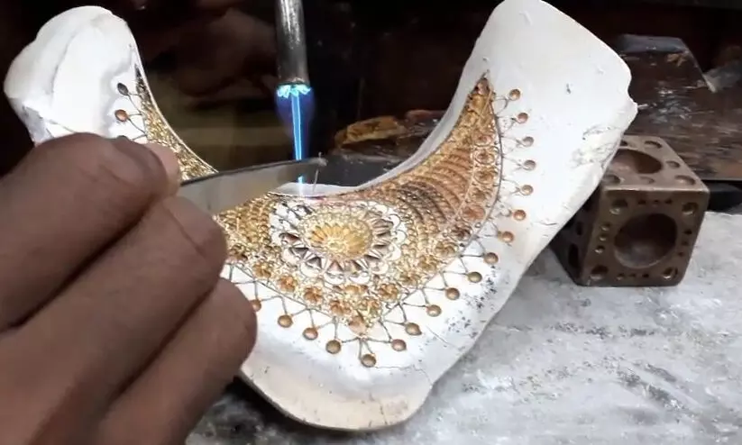 റി​യാ​ദി​ൽ വ്യാ​ജ ആ​ഭ​ര​ണ നി​ർ​മാ​ണ കേന്ദ്രം കണ്ടെത്തി