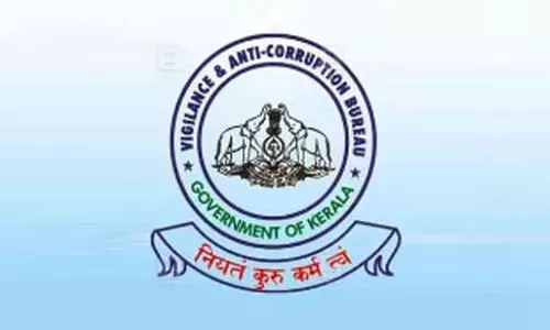 റ​വ​ന്യൂ വ​കു​പ്പി​ലെ 23 ജീ​വ​ന​ക്കാ​ർ​ക്കെ​തി​രെ വി​ജി​ല​ൻ​സ് അ​ന്വേ​ഷ​ണം