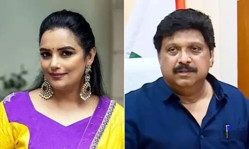 ‘പേപ്പറിൽ പേര് വരാനുള്ള ചീപ്പ് നമ്പർ’; ശ്വേതയ്‌ക്കെതിരെ കേസ് കൊടുത്തതിൽ വിമർശനവുമായി ഗണേഷ്‌കുമാർ