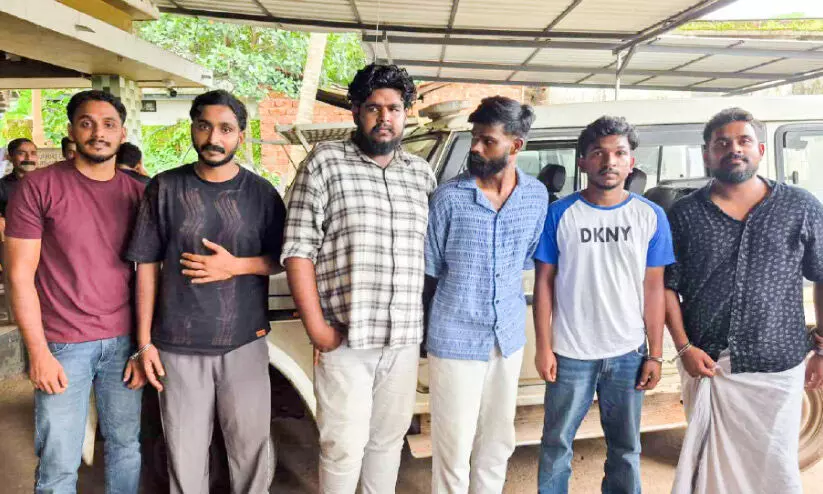 കാര്‍ യാത്രക്കാരില്‍നിന്ന് 20 ലക്ഷം കവര്‍ന്ന സംഭവം; ആറുപേര്‍ അറസ്റ്റില്‍