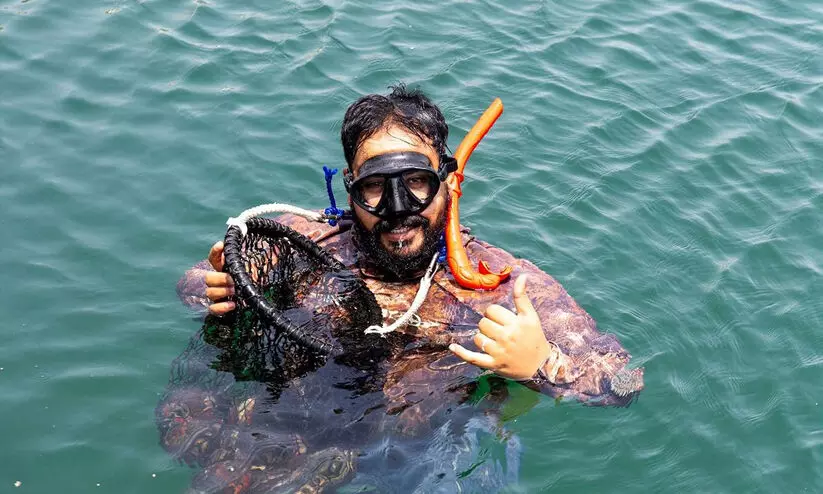 കൗതുകമുണർത്തി ബഹ്റൈൻ പേൾ ഡൈവിങ് മത്സരം കൗതുകമുണർത്തി ബഹ്റൈൻ പേൾ ഡൈവിങ് മത്സരം