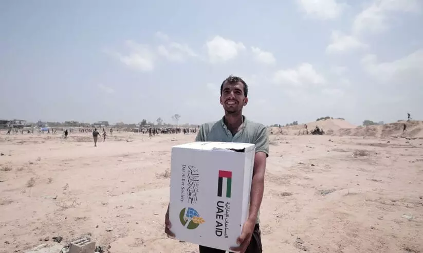 ഗസ്സയിൽ രണ്ടാഴ്ചക്കിടെ യു.എ.ഇയുടെ 214 ട്രക്ക് സഹായമെത്തി ഗസ്സയിൽ രണ്ടാഴ്ചക്കിടെ യു.എ.ഇയുടെ 214 ട്രക്ക് സഹായമെത്തി