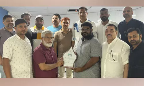 ജെ​ബി​ൻ സാ​ബി​ഖി​ന് സ്വാ​നി​ന്റെ സ്നേ​ഹോ​പ​ഹാ​രം