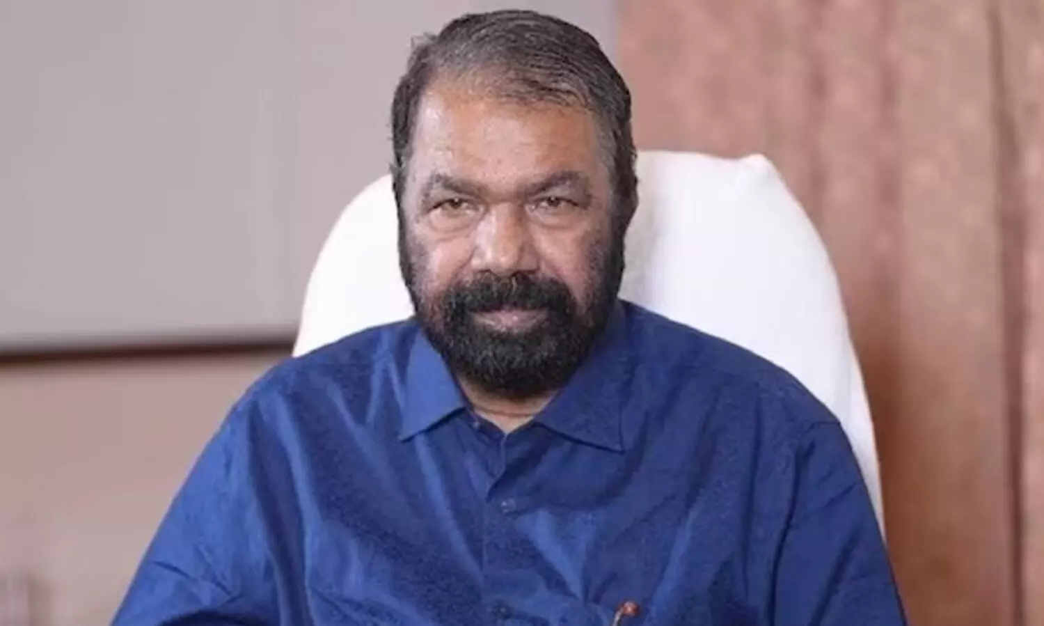 നിയമനാംഗീകാരമില്ലെന്ന് അധ്യാപകർ; എ.ഇ.ഒ ഓഫിസിൽ നേരിട്ടെത്തി മന്ത്രി