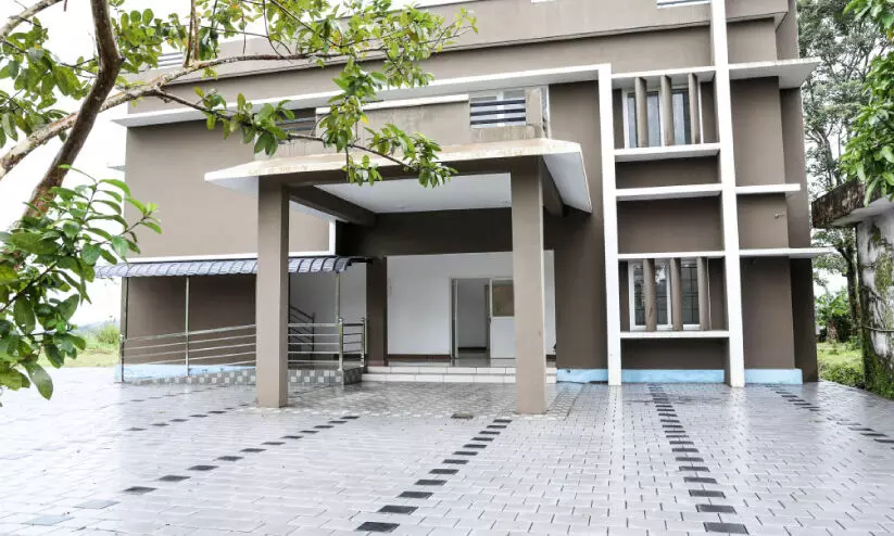 പൊലീസിന് ഹൈടെക് മന്ദിരങ്ങൾ; ത​ങ്ക​മ​ണി, വാ​ഗ​മ​ൺ പൊ​ലീ​സ് സ്റ്റേ​ഷ​നു​ക​ൾ​ക്കും ക​ൺ​ട്രോ​ൾ റൂ​മി​നു​മാ​ണ് പു​തി​യ മ​ന്ദി​രം