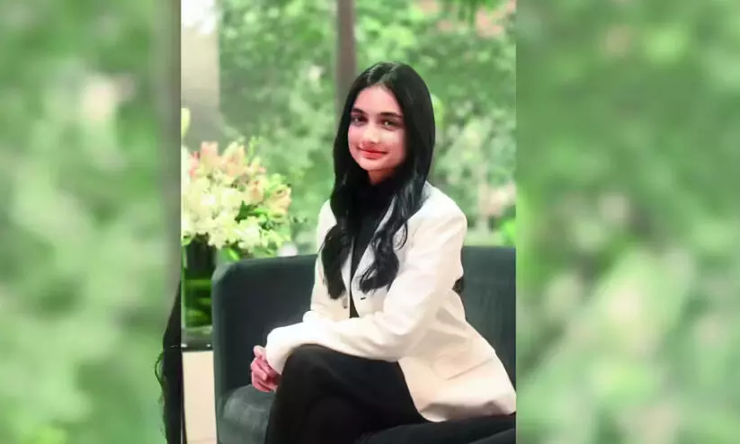 അഞ്ചാം തലമുറയിലെ ഇരുപത്തിരണ്ടുകാരി ആനന്ദമയി ബജാജിന്റെ 2.5 ബില്യൻ ഡോളർ വ്യവസായത്തിന്റെ തലപ്പത്തേക്ക്