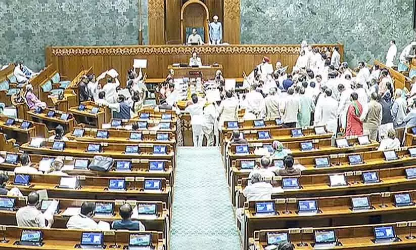 പ്രതിപക്ഷത്തിന്റെ വോട്ട് കൊള്ള പ്രതിഷേധത്തിനിടെ കായിക ബിൽ പാസാക്കി ലോക്സഭ