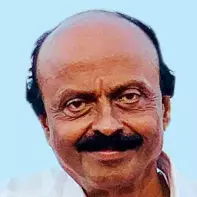 ഡി.സി.സി ​ട്രഷറർ ടി. ​ഗ​ണേ​ഷ്ബാ​ബു