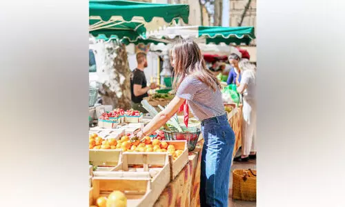 അ​ന്താ​രാ​ഷ്ട്ര യു​വ​ജ​ന​ദി​നം; ബ​ഹ്‌​റൈ​നി​ൽ യു​വ ക​ർ​ഷ​ക​രു​ടെ വി​പ​ണി​ക്ക് തു​ട​ക്കം