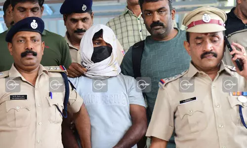 ട്രെയിനിൽനിന്ന് തള്ളിയിട്ട് കവർച്ച: പ്രതി ക​യ​റി​യ​ത് പ​ൻ​വേ​ലി​ൽ​നി​ന്ന്, ല​ക്ഷ്യം നേ​ടും​വ​രെ വീട്ടമ്മയെ പി​ന്തു​ട​ർ​ന്നു...