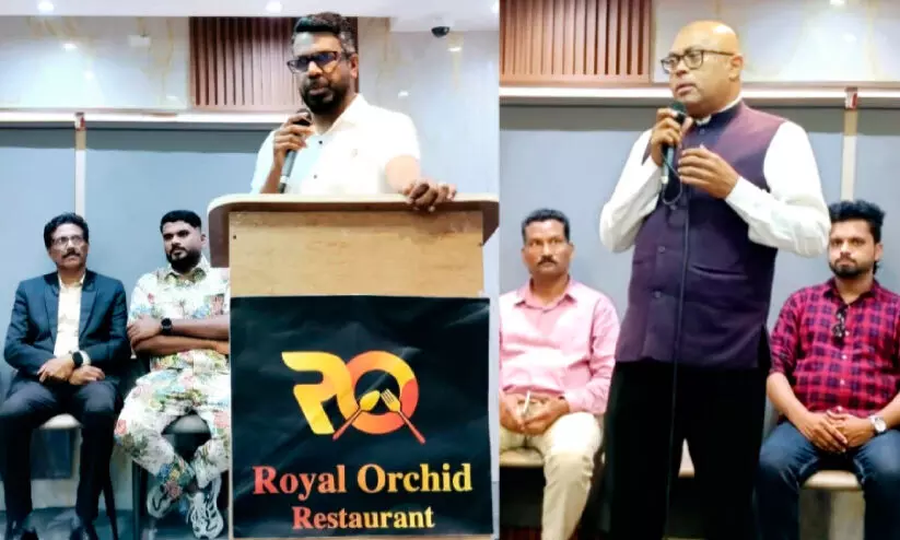 ഇശലുകൾ പെയ്തിറങ്ങി ഇശൽ രാവ് ഇശലുകൾ പെയ്തിറങ്ങി ഇശൽ രാവ്