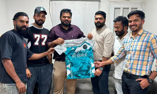 ‘ഹി​റ്റ് സ്ക്വാ​ഡ് XI’ക്രി​ക്ക​റ്റ് ക്ല​ബ് ജ​ഴ്സി പ്ര​കാ​ശ​നം