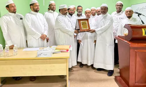 അ​ബു​ൽ സ​ലാം മു​സ്‍ലിയാ​ർ​ക്ക് യാ​ത്ര​യ​യ​പ്പ് ന​ൽ​കി