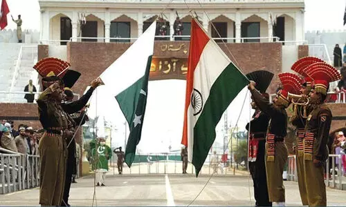 ഇന്ത്യയുടെ നയതന്ത്രപ്രതിനിധികൾക്ക് പാകിസ്ഥാൻ വെള്ളവും പാചകവാതക കണക്ഷനും നിഷേധിക്കുന്നു